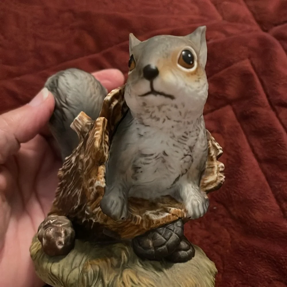 SQUIRREL! VTG Homco Masterpiece Porcelain Squirrel Figurine‎ Signed Mizuno 1986